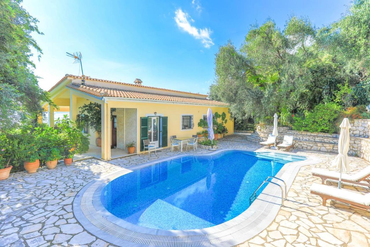 Villa Natasha Katavolos Exterior photo